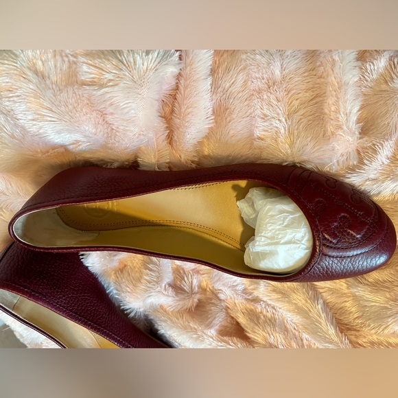 Tory Burch Cabernet, Ruby Ballet - Tumbled Leather, Size 8 - Picture 2 of 5